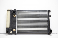 Радиатор ДВС BMW E30 316-318/E34 520-525 AT
